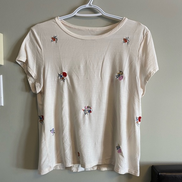 SOLD 🚫Embroidered T-Shirt 💜 - Picture 3 of 4